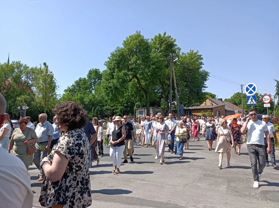 Ulicami Zgierza przeszły procesje Bożego Ciała.