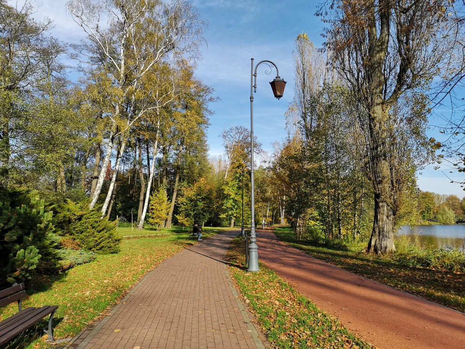 Zgierzanie korzystają z pięknej jesiennej pogody