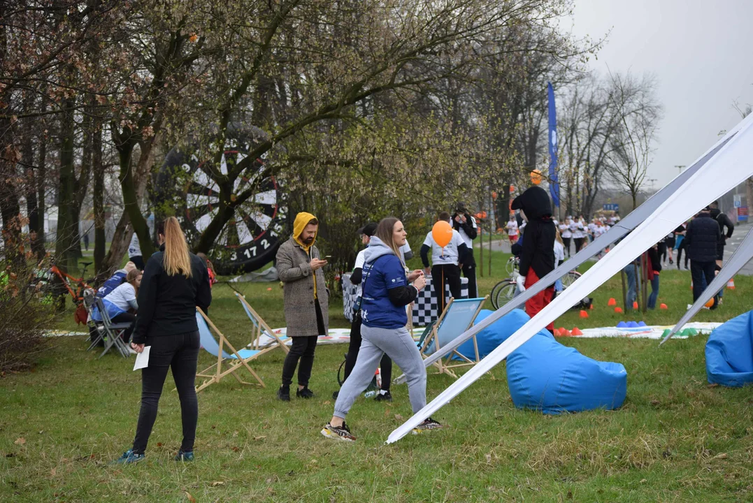 DOZ Maraton ulicami miasta. Zobacz zdjęcia z biegu głównego