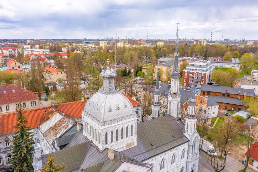 Świątynia Miłosierdzia i Miłości wiosną