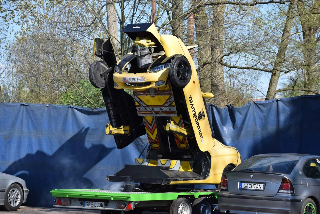 Giganty na czterech kołach zrobiły duże show! Widowiskowy pokaz monster trucków