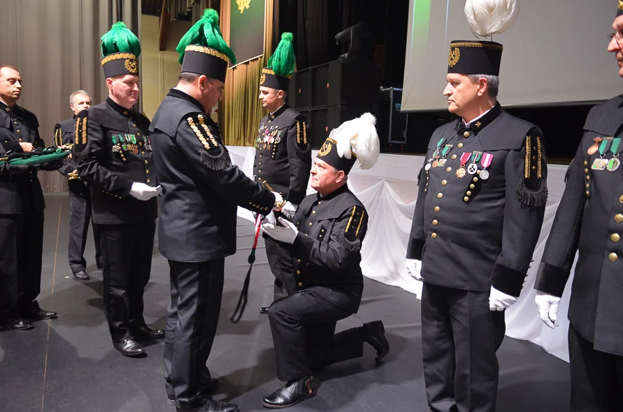 Władze PGE GiEK i kopalni spotkały się z górnikami. Jubilaci i emeryci dostali medale [FOTO] - Zdjęcie główne