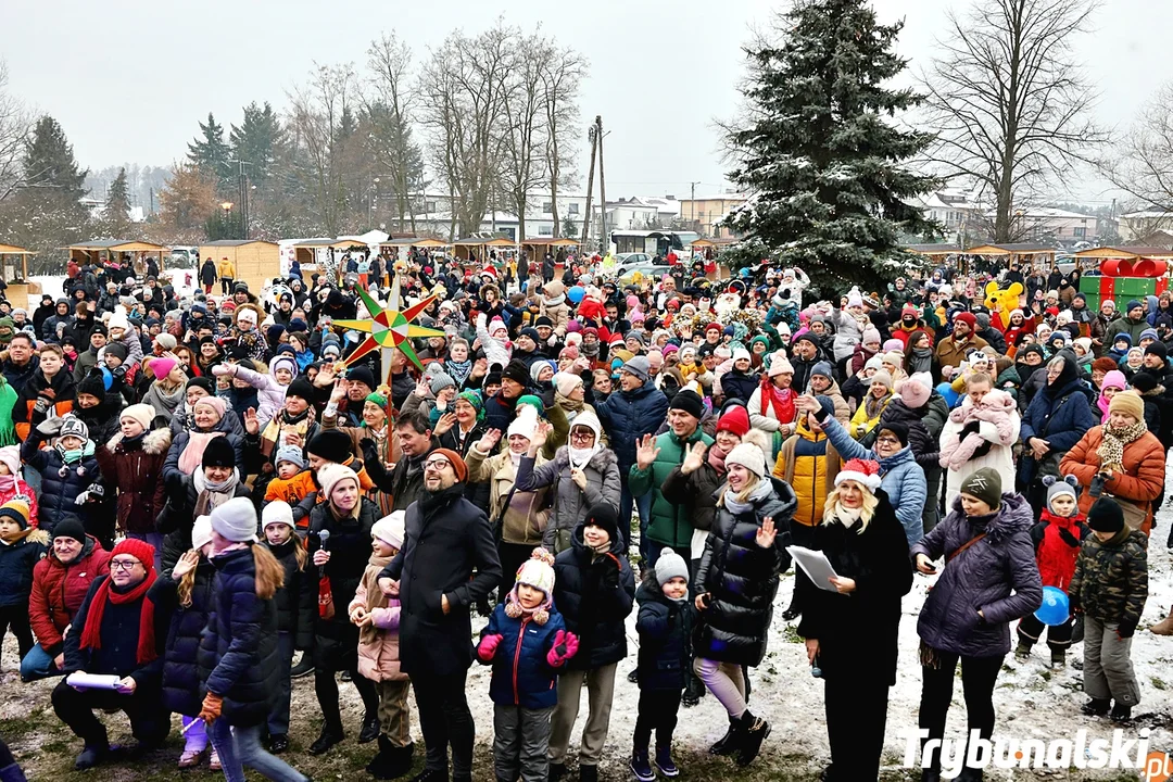 Jarmark Bożonarodzeniowy 2023 w Sulejowie. Tłumy mieszkańców i magia świąt