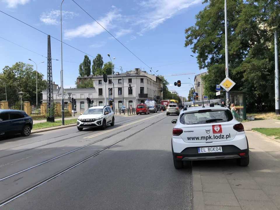 Zderzenie aut osobowych na skrzyżowaniu Pomorska/Sterlinga w Łodzi