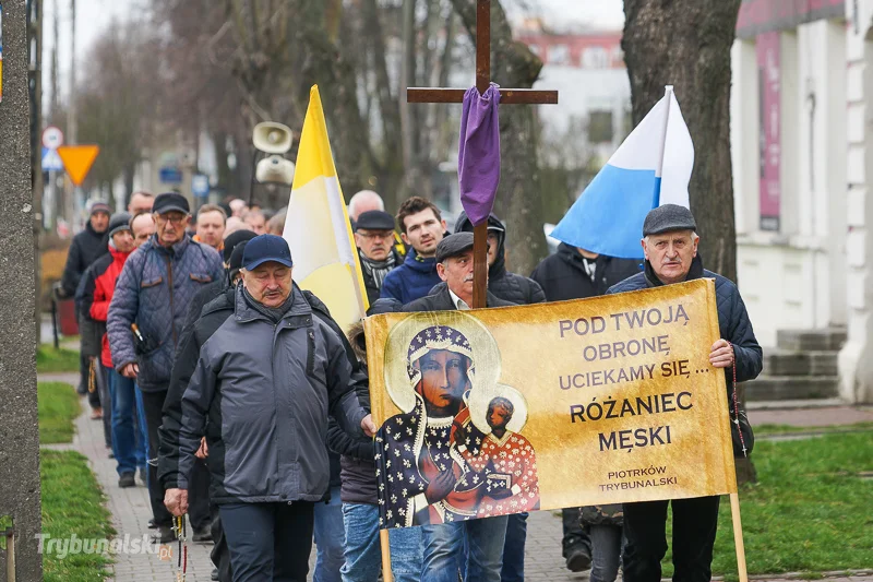 Męski Różaniec ulicami Piotrkowa