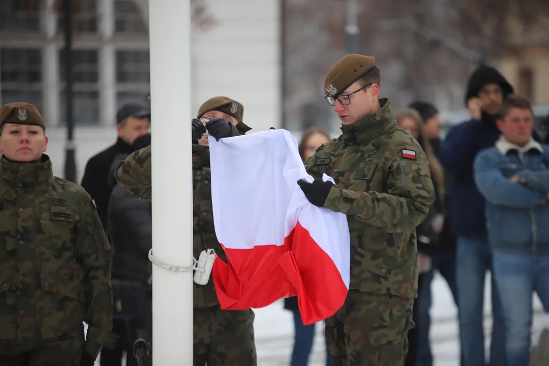 Uroczystą przysięgę złożyli dziś na Placu Piłsudskiego w Kutnie żołnierze 9 Łódzkiej Brygady Wojsk Obrony Terytorialnej