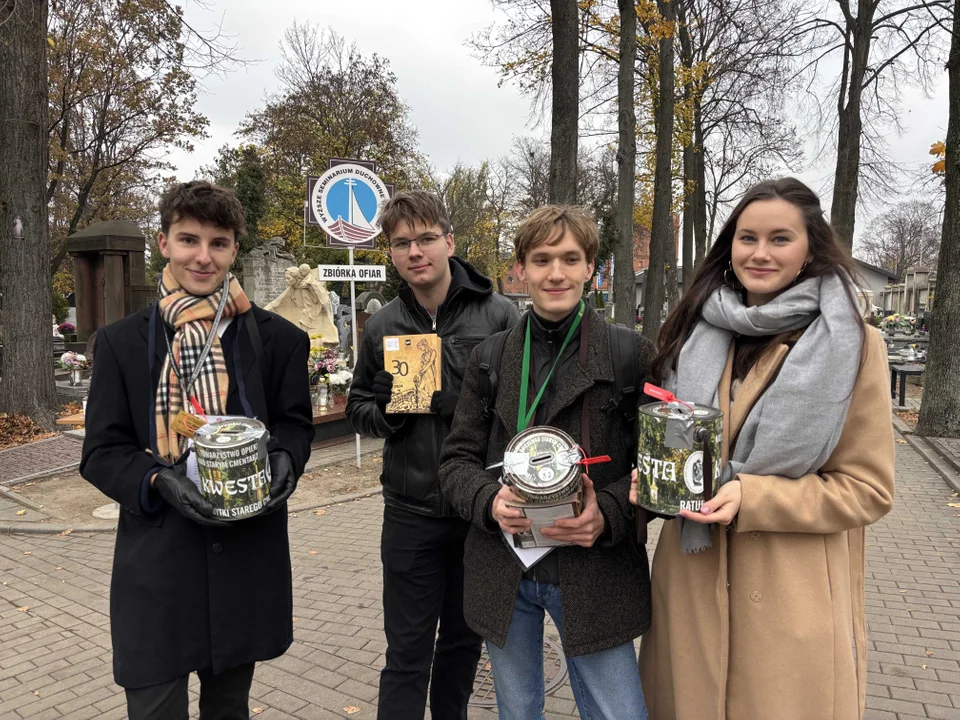 Stary Cmentarz w Łodzi podczas Wszystkich Świętych 2024