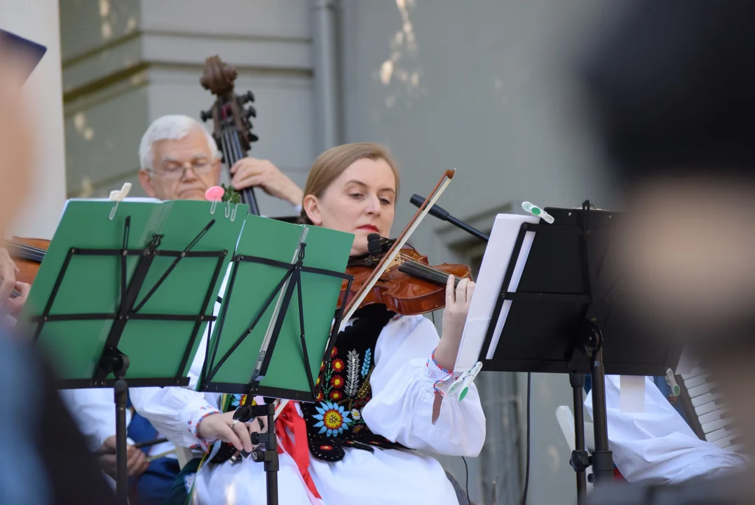 Spotkanie z folklorem w Parku Julianowskim