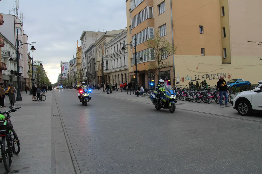 Wielka parada motocyklowa na ulicy Piotrkowskiej w Łodzi