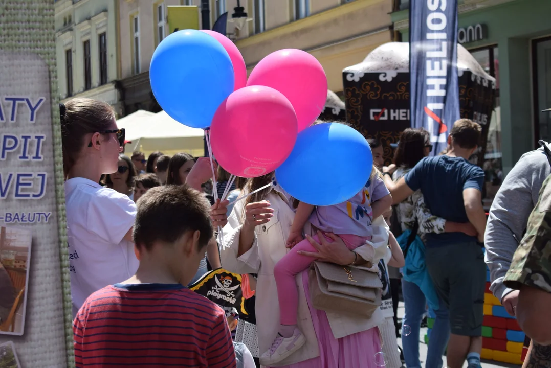 Miejski dzień dziecka w Łodzi. Dzieci przejęły Piotrkowską