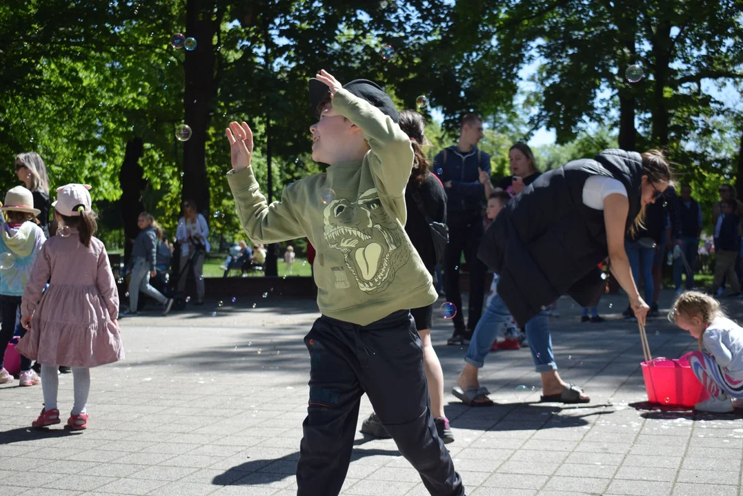 Festiwal baniek mydlanych i kolorów w Parku Miejskim w Zgierzu