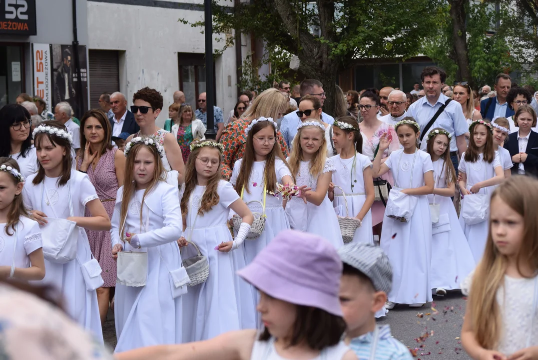 procesja Bożego Ciała w parafii Matki Bożej Dobrej Rady w Zgierzu