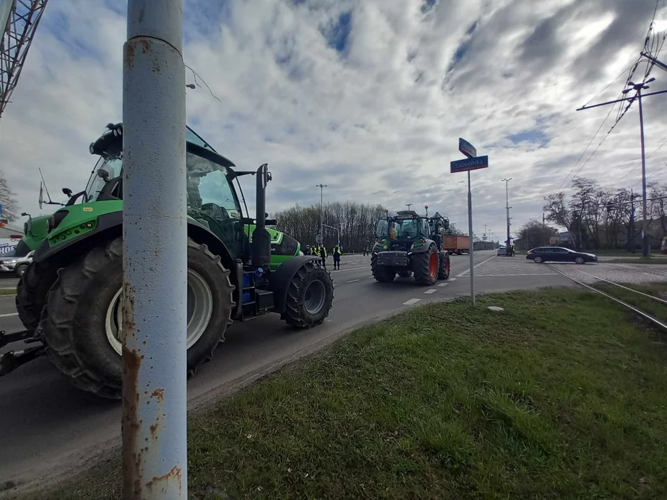 Uwaga kierowcy. Protest rolników na Aleksandrowskiej. Przyjechali najbogatsi?