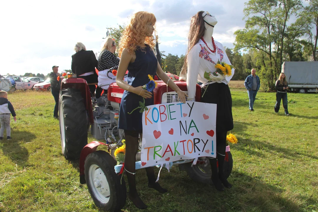 Zlot traktorów w Kowalewicach niedaleko Zgierza