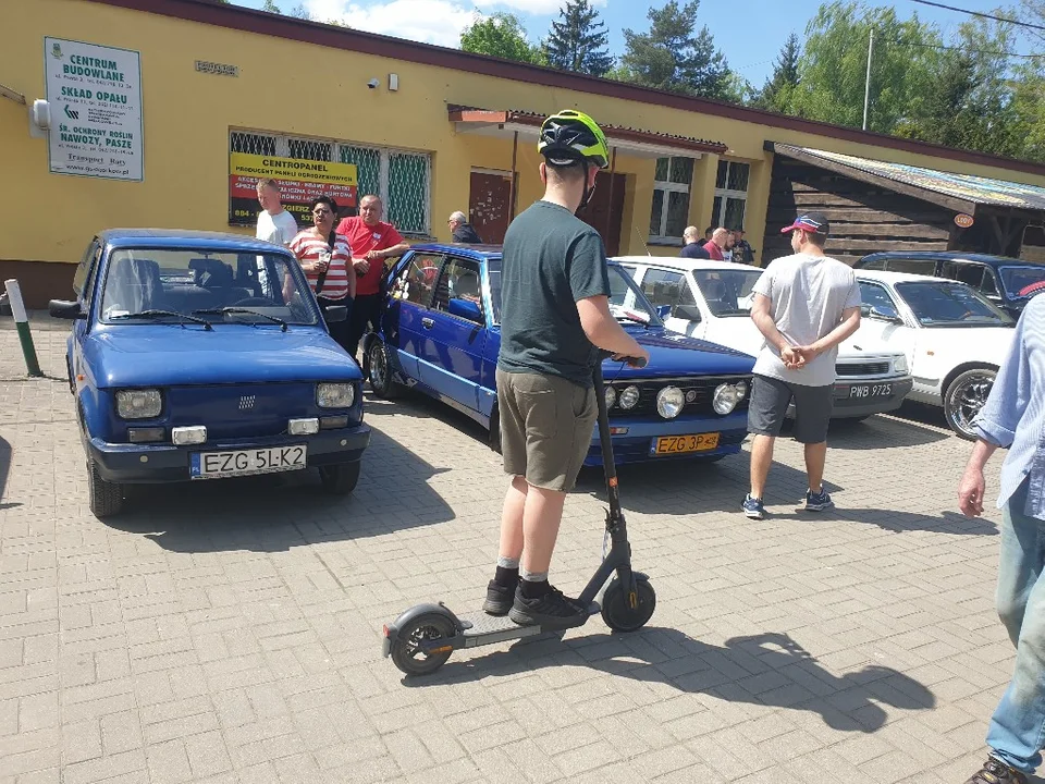 Piknik z klasycznymi samochodami w Sokolnikach-Lesie. Otwarcie sezonu. Te auta robią wrażenie [zdjęcia]