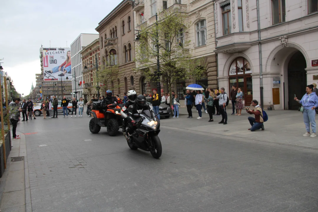 Wielka parada motocyklowa na ulicy Piotrkowskiej w Łodzi