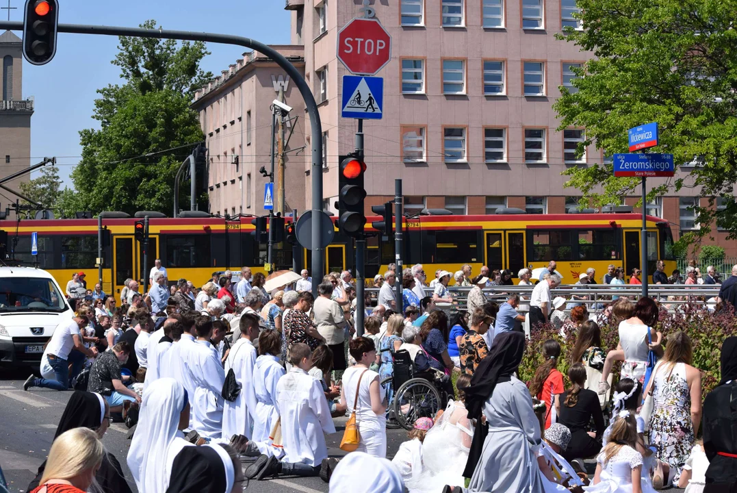 Procesje Bożego Ciała przeszły ulicami Łodzi