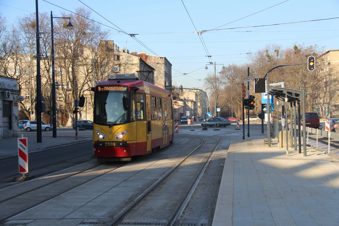 Przystanki tramwajowe przy Wojska Polskiego i Franciszkańskiej