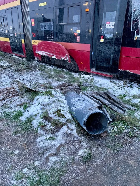 Utrudnienia po wykolejeniu tramwaju MPK Łódź na Olechowie