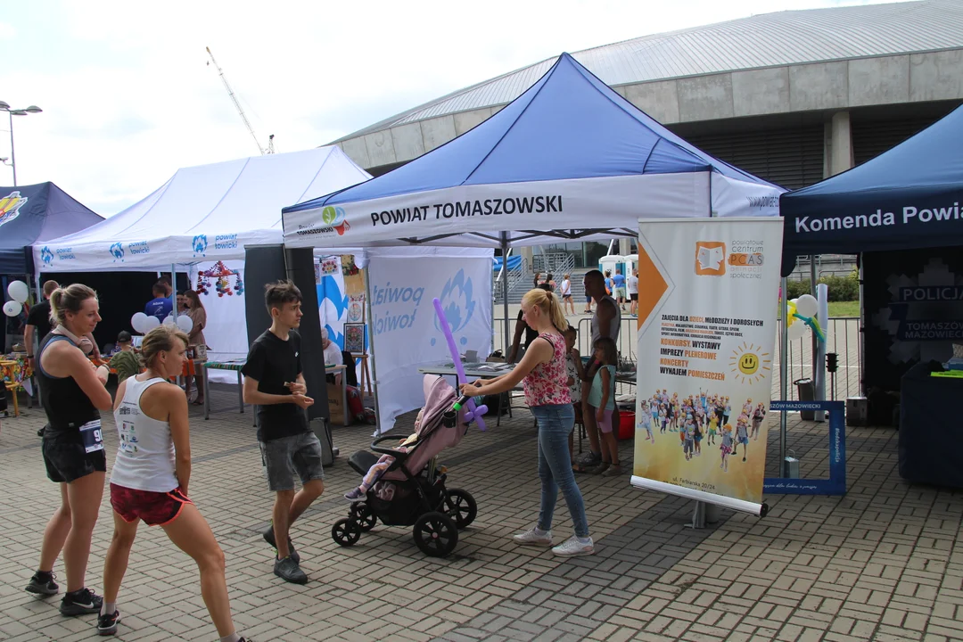 Piknik rodzinny "Bezpieczne Wakacje z Mundurem" pod Atlas Areną