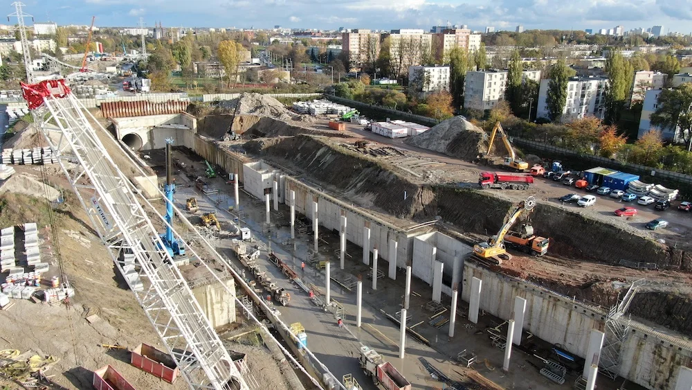 Budowa tunelu kolejowego pod Łodzią - stan na listopad 2023 r.