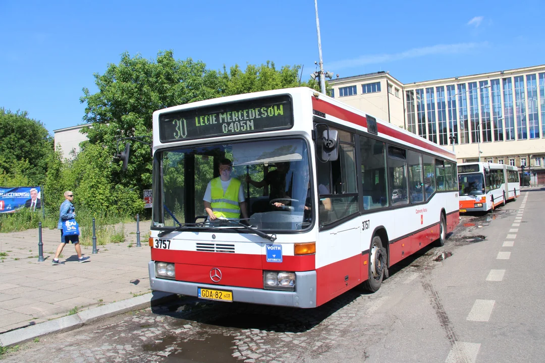 30. lecie Mercedesów O405N - pierwszego autobusu niskopogłowego w Łodzi