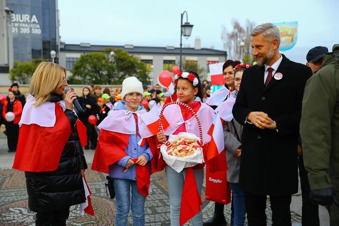 Święto Niepodległości w Zgierzu. Zgierzanie pokazali jak celebrować niepodległość! [zdjęcia] - Zdjęcie główne