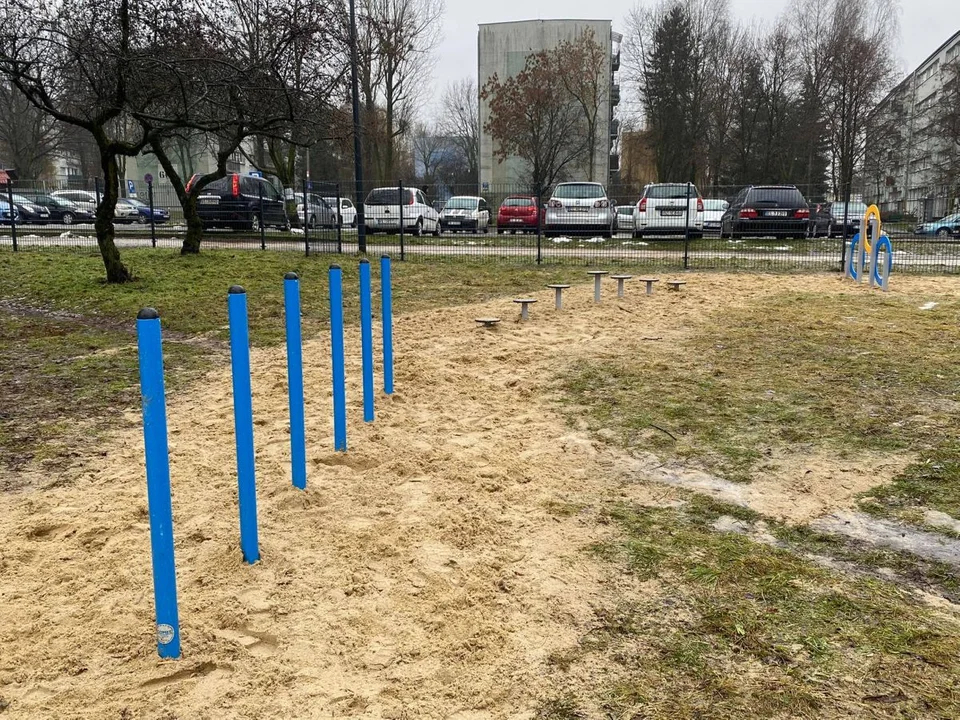 Nowy plac zabaw dla psów na Dąbrowie