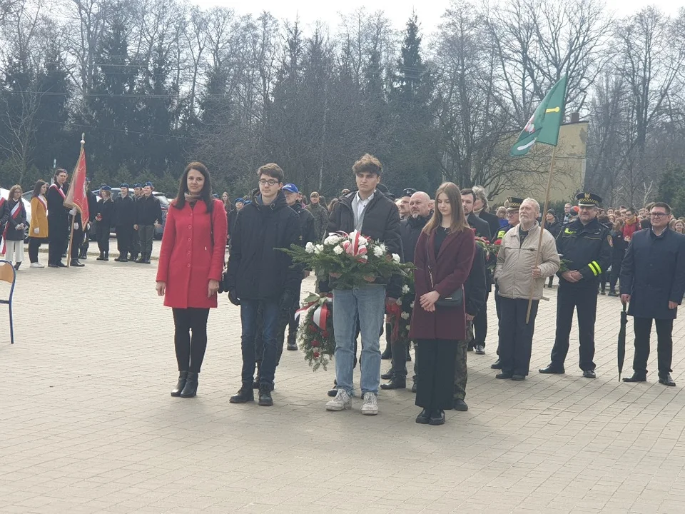 Obchody Zbrodni Zgierskiej na placu Stu straconych [zdjęcia]