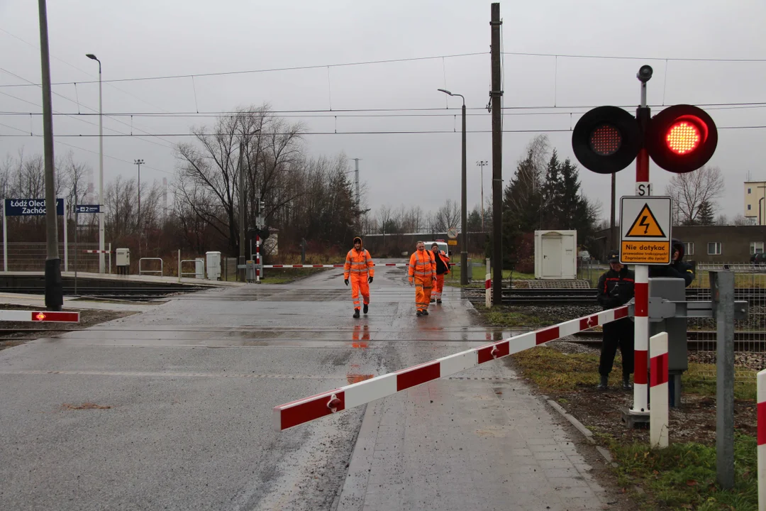 Wyłamanie rogatki na przejeździe kolejowym przy przystanku Łódź Olechów Zachód