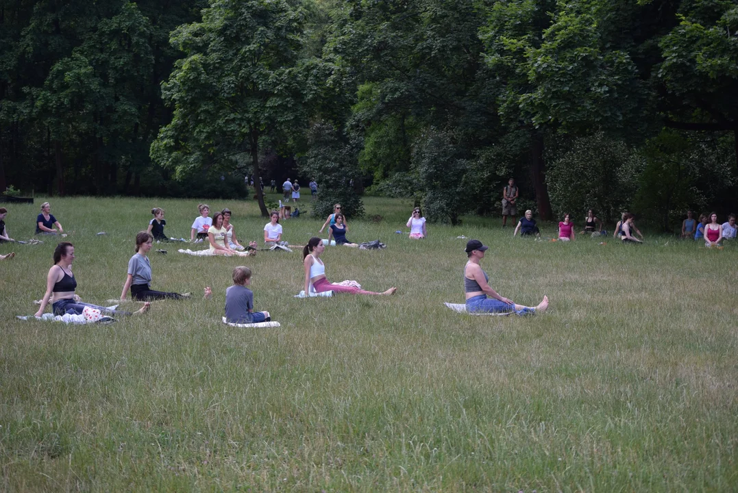 Joga w Parku Poniatowskiego