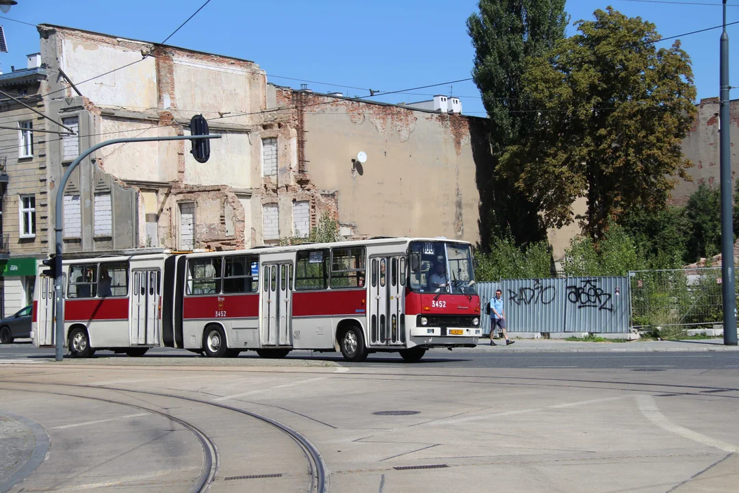 Ikarus 280 na linii turystycznej 100