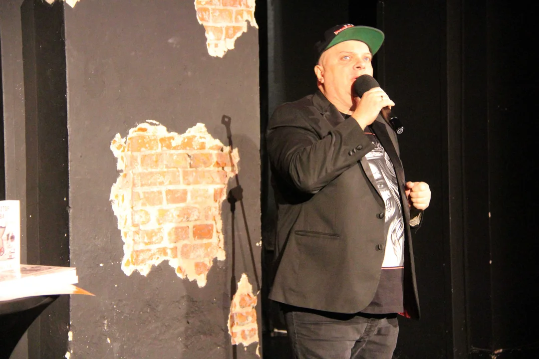 Stand-up „Skiba na ostro i na wesoło” w Teatrze Komedii Impro w OFF Piotrkowska