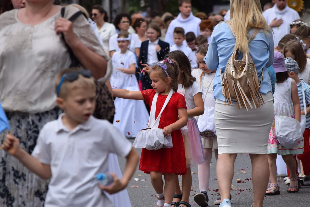 procesja Bożego Ciała w parafii Matki Bożej Dobrej Rady w Zgierzu