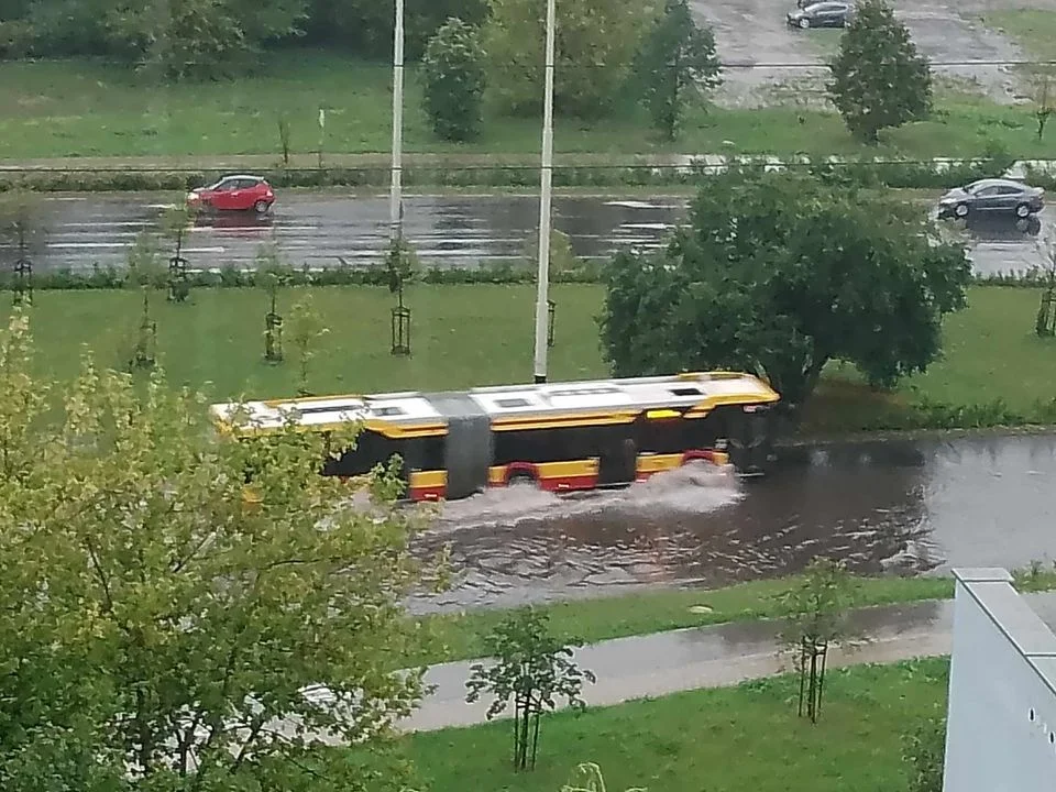 Podtopienia po przejściu gwałtownych burz w całej Łodzi