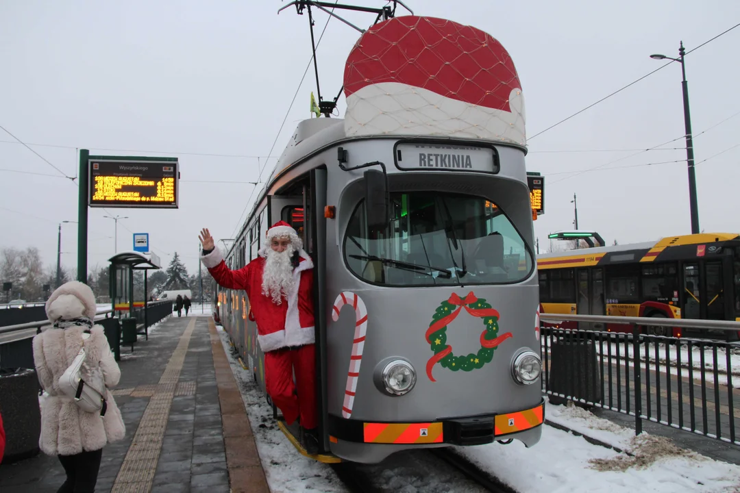 Mikołajkowy tramwaj MPK Łódź wyruszył na ulice Łodzi