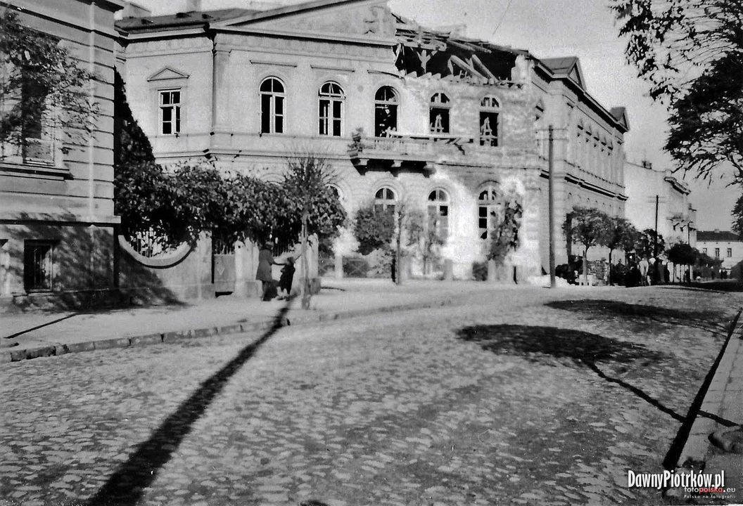 Tak zaczęła się II wojna światowa w Piotrkowie. Oto jak wyglądało zbombardowane w nalotach miasto [ZDJĘCIA] - Zdjęcie główne