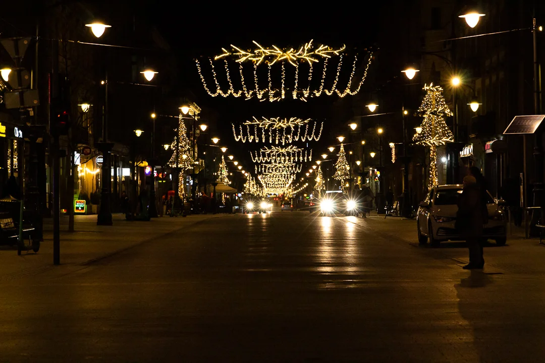 Świąteczna iluminacja na ul. Piotrkowskiej