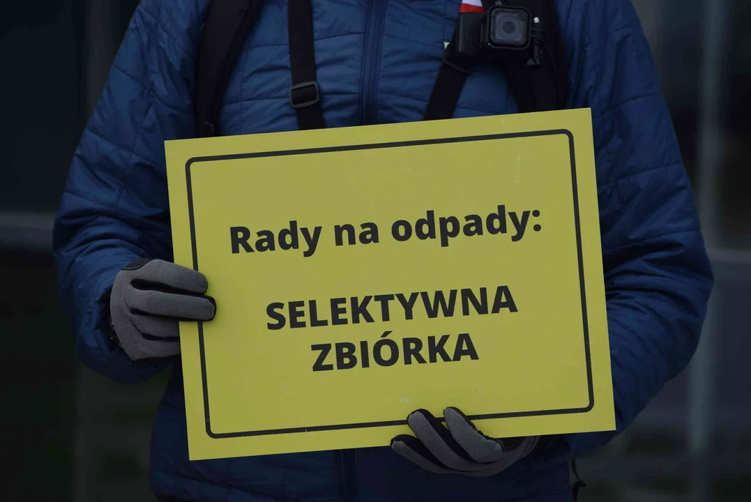 Pikieta II Samorządowego Kongresu Klimatycznego pod hasłem „Spalarnie to ekościema (greenwashing)”