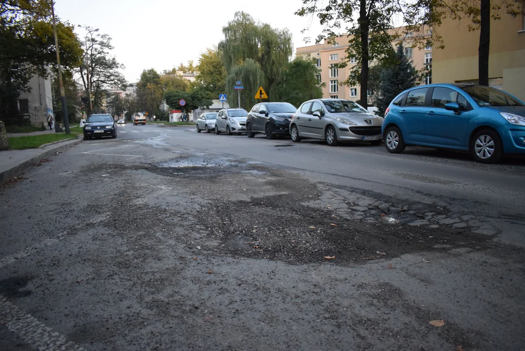 Mieszkańcy czekają na remont ul. Boya-Żeleńskiego