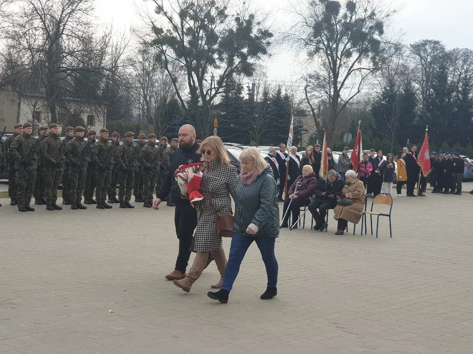 Obchody Zbrodni Zgierskiej na placu Stu straconych [zdjęcia]