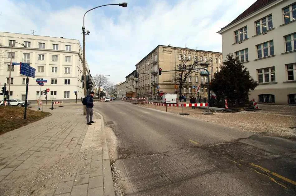 Kolejny etap przebudowy ważnej ulicy w centrum. MPK wprowadza zmiany