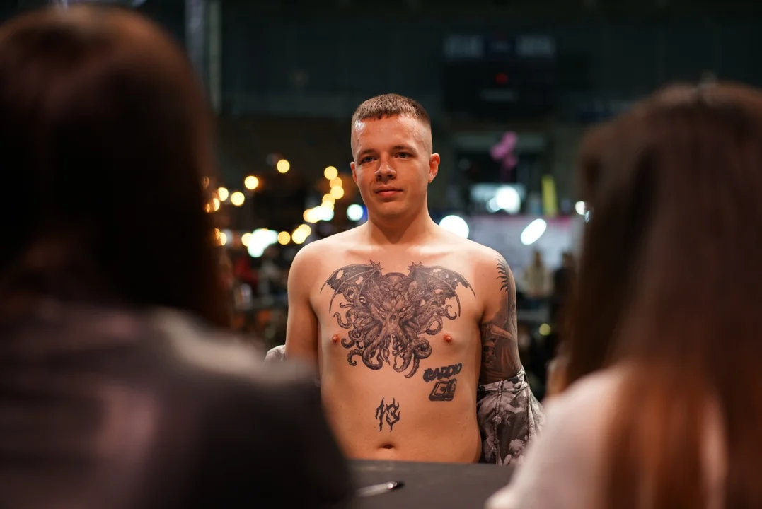 Łódź Tattoo Konwent w Atlas Arenie, wielu łodzian z nowymi dziarkami.