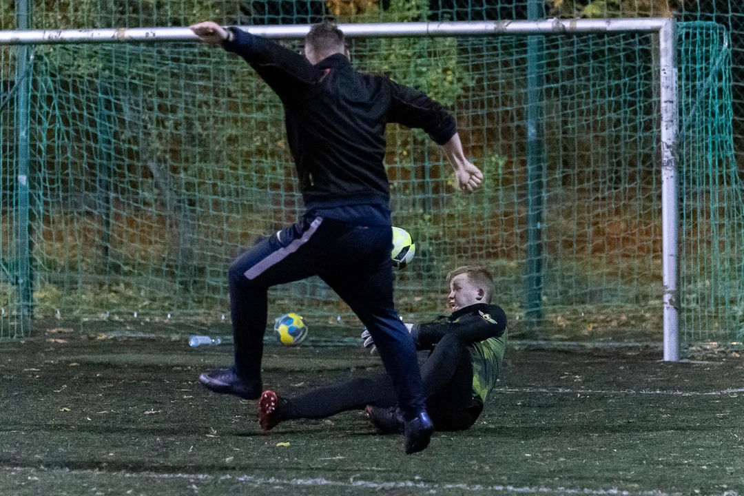 Duże emocje w spotkaniu AGKS 2 oraz FC Farselona w rozgrywkach Playareny