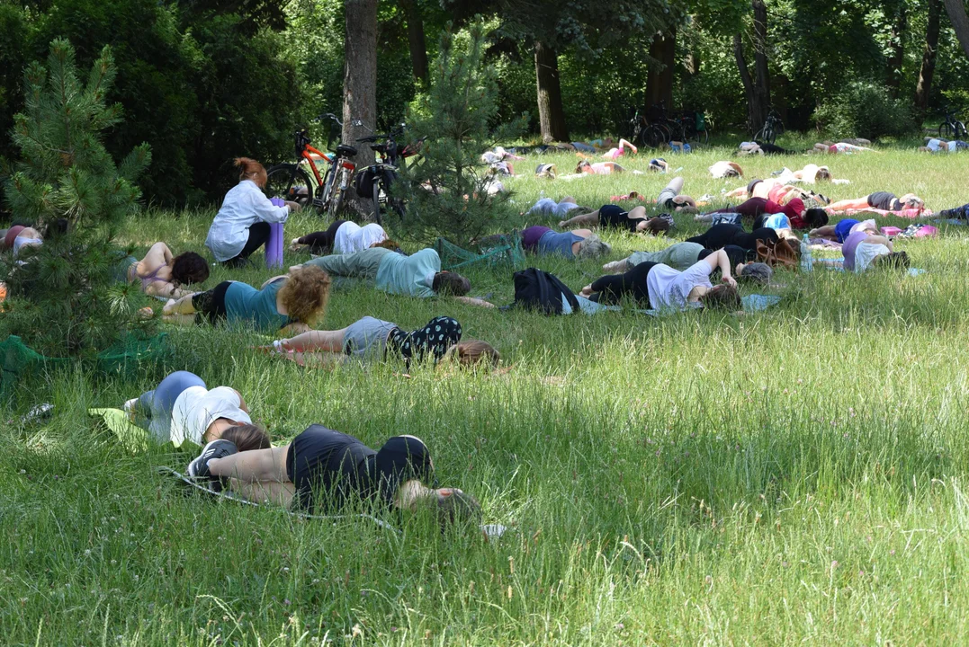 Joga w Parku Poniatowskiego