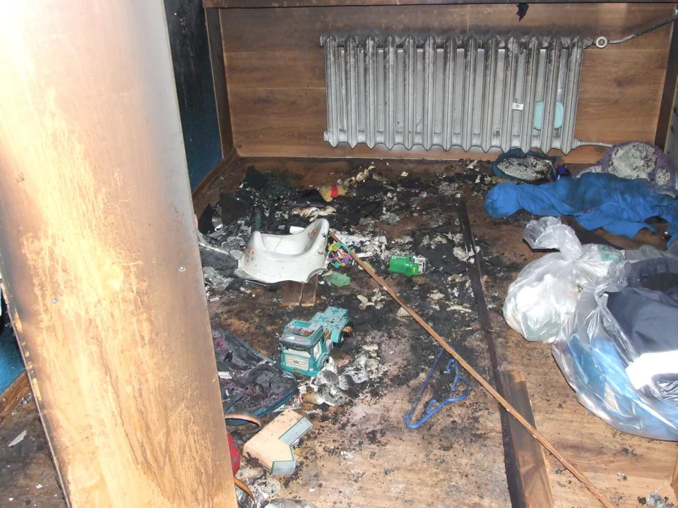 Nocny pożar w Łodzi. Mateusz nie chciał spać w swoim pokoju. To uratowało mu życie - Zdjęcie główne