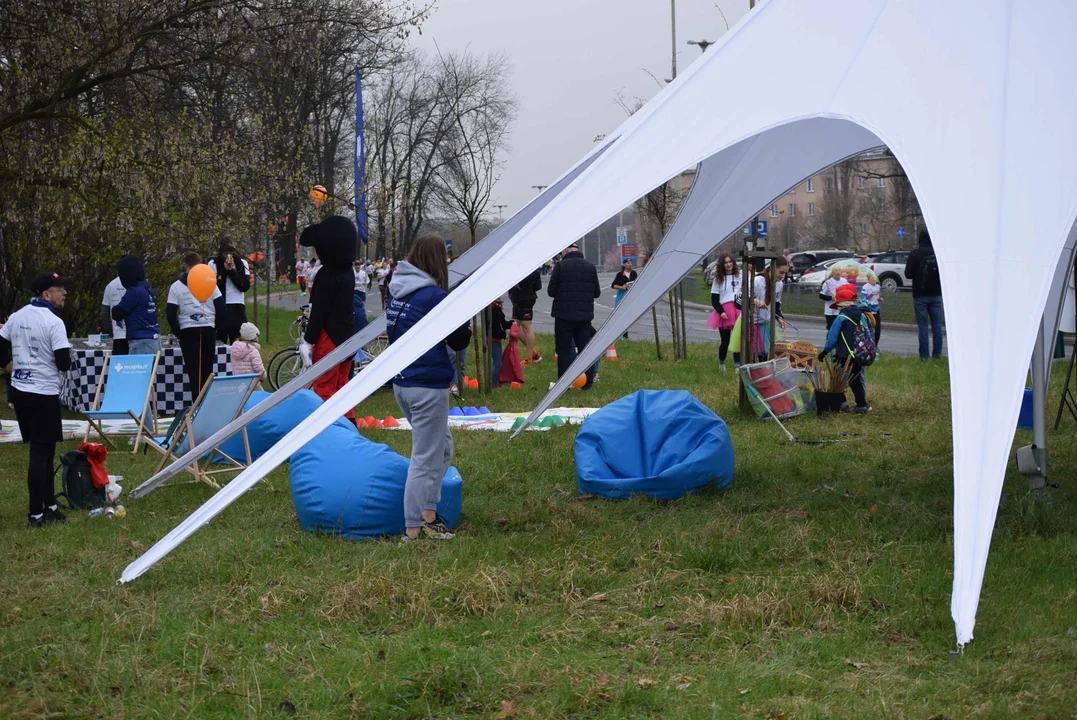 DOZ Maraton ulicami miasta. Zobacz zdjęcia z biegu głównego