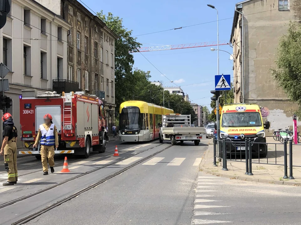 Zderzenie aut osobowych na skrzyżowaniu Pomorska/Sterlinga w Łodzi