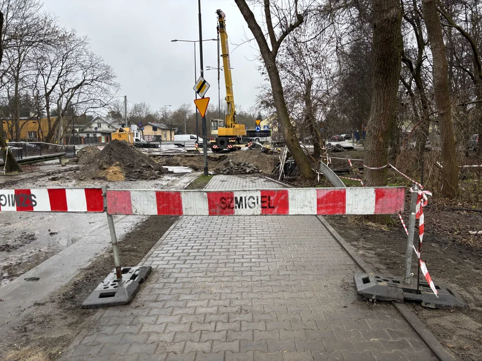 Trwa odbudowa mostku na ulicy Siewnej w Łodzi