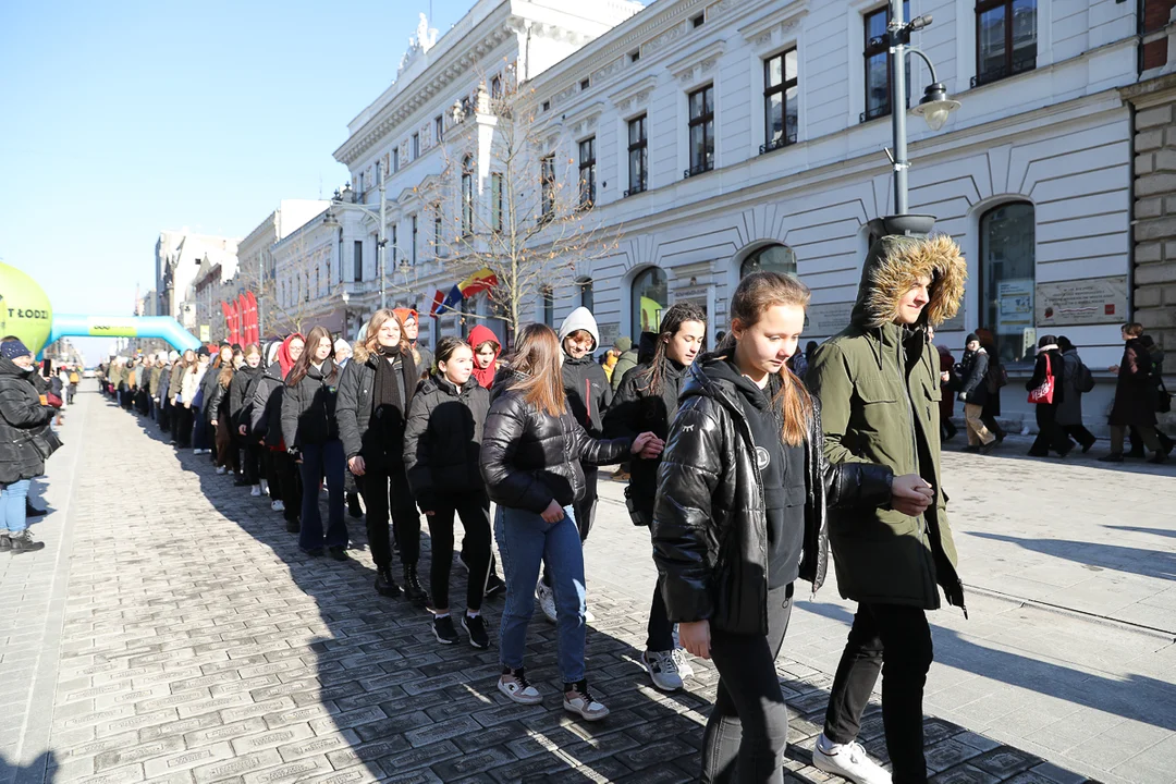 Polonez dla Łodzi. Maturzyści zatańczyli na Piotrkowskiej